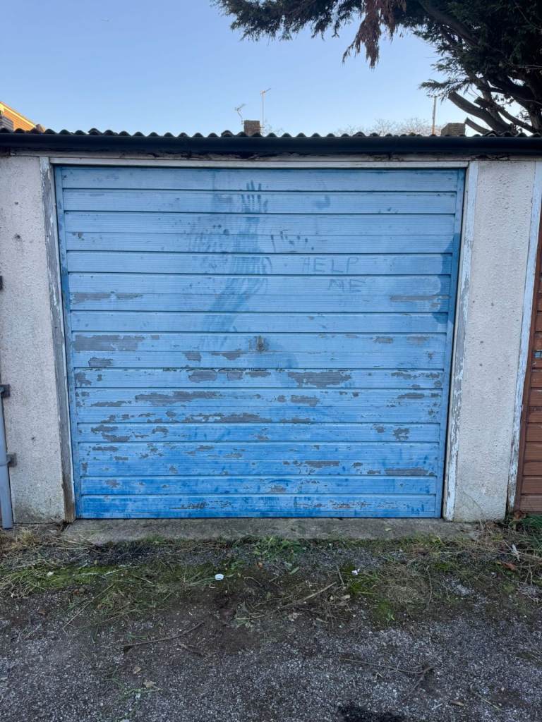 Garage to rent IG6