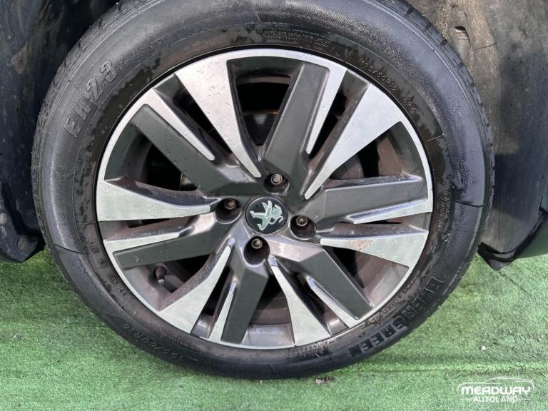 2018 Peugeot 2008 1.2 PureTech Allure Euro 6 5dr HATCHBACK Petrol Manual