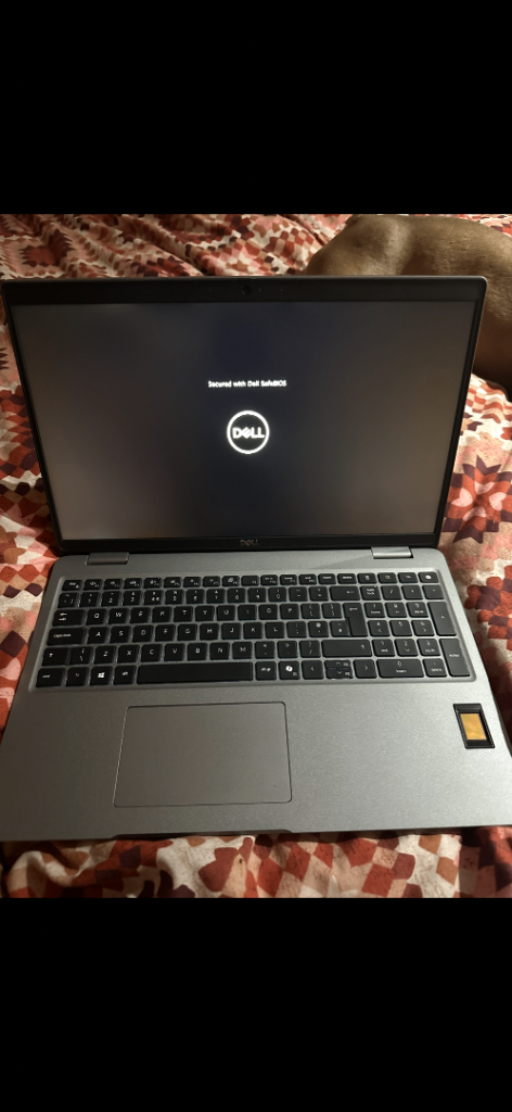 Dell Precision 3590 Ultra 7 16GB DDR5 1TB SSD  Nvidia RTX 500 ADA Laptop