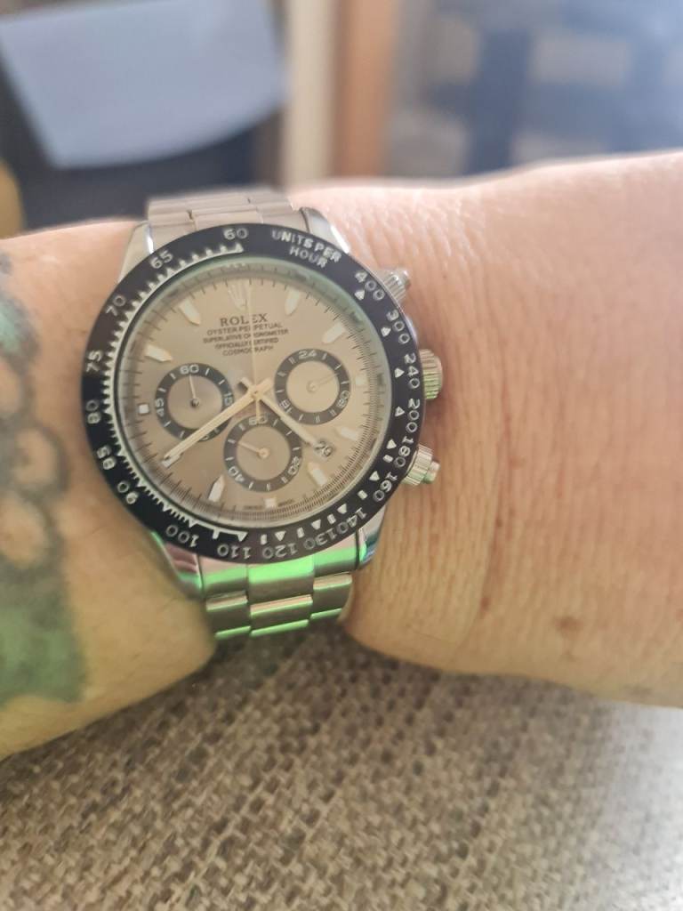 Mans real nice watch not cheap rubbish 