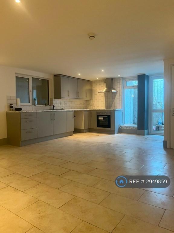 Studio flat in Compton Road, Leicester, LE3 (#2949859)