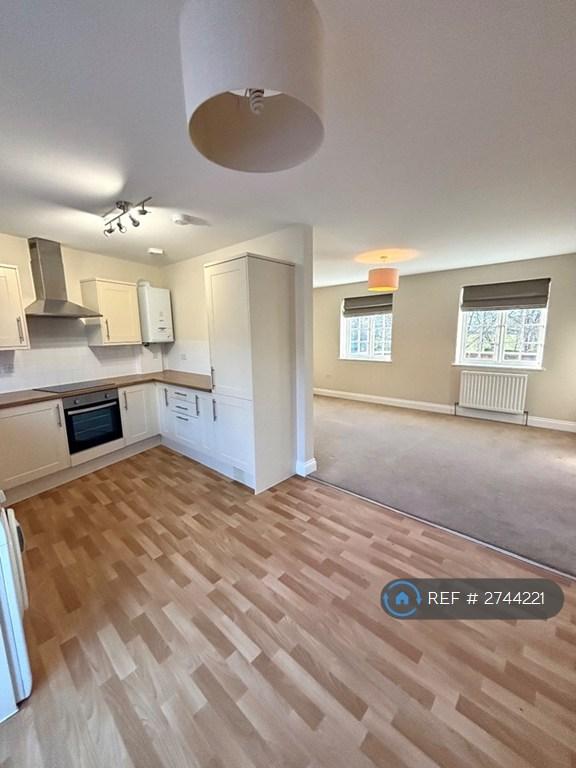 2 bedroom flat in High Street, Eton, Windsor, SL4 (2 bed) (#2744221)