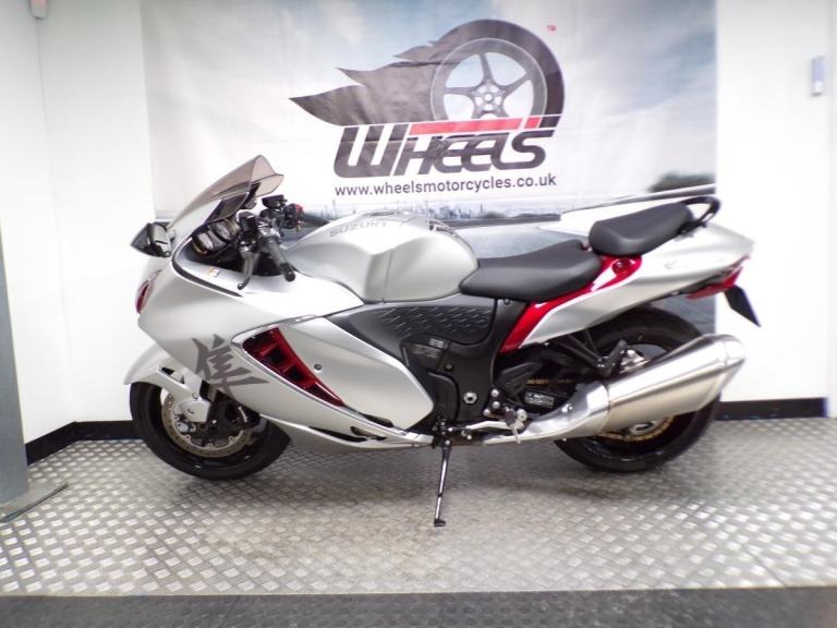 2021 SUZUKI GSX1300R HAYABUSA - 4001 MILES ONLY