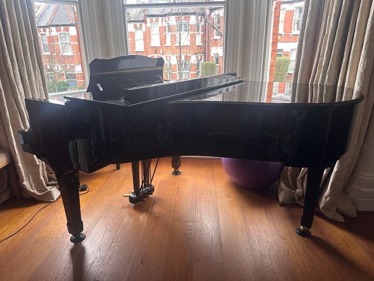 Yamaha C3 Grand piano 