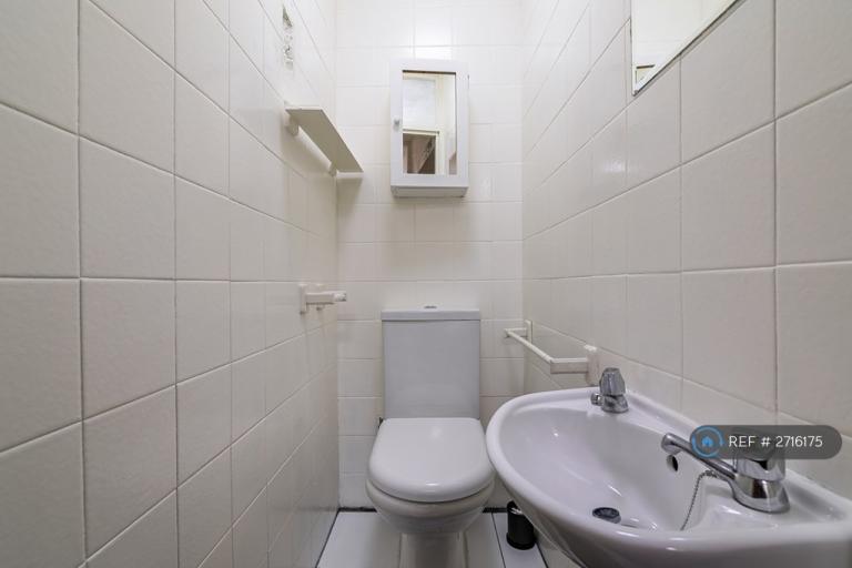 1 bedroom in Balfour Road, Ilford, IG1 (#2716175)
