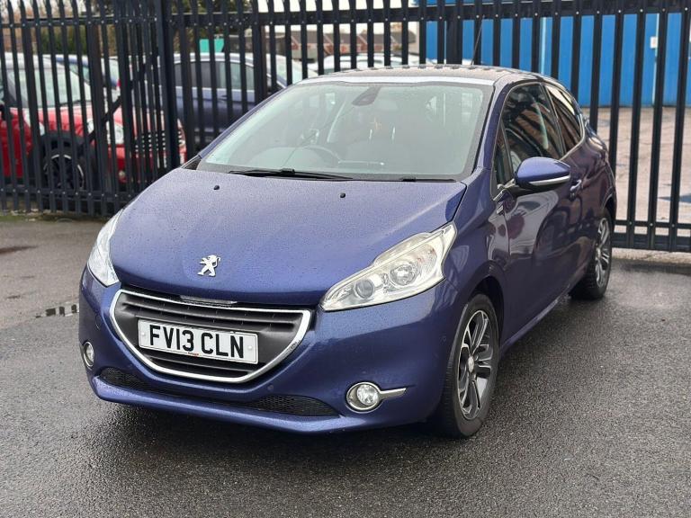 2013 Peugeot 208 1.2 VTi Intuitive Euro 5 3dr HATCHBACK Petrol Manual