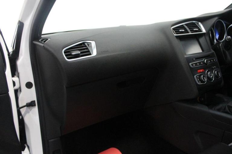 CITROEN DS4 1.6 e-HDi Airdream DStyle Nav Euro 5 (s/s) 5dr 2015