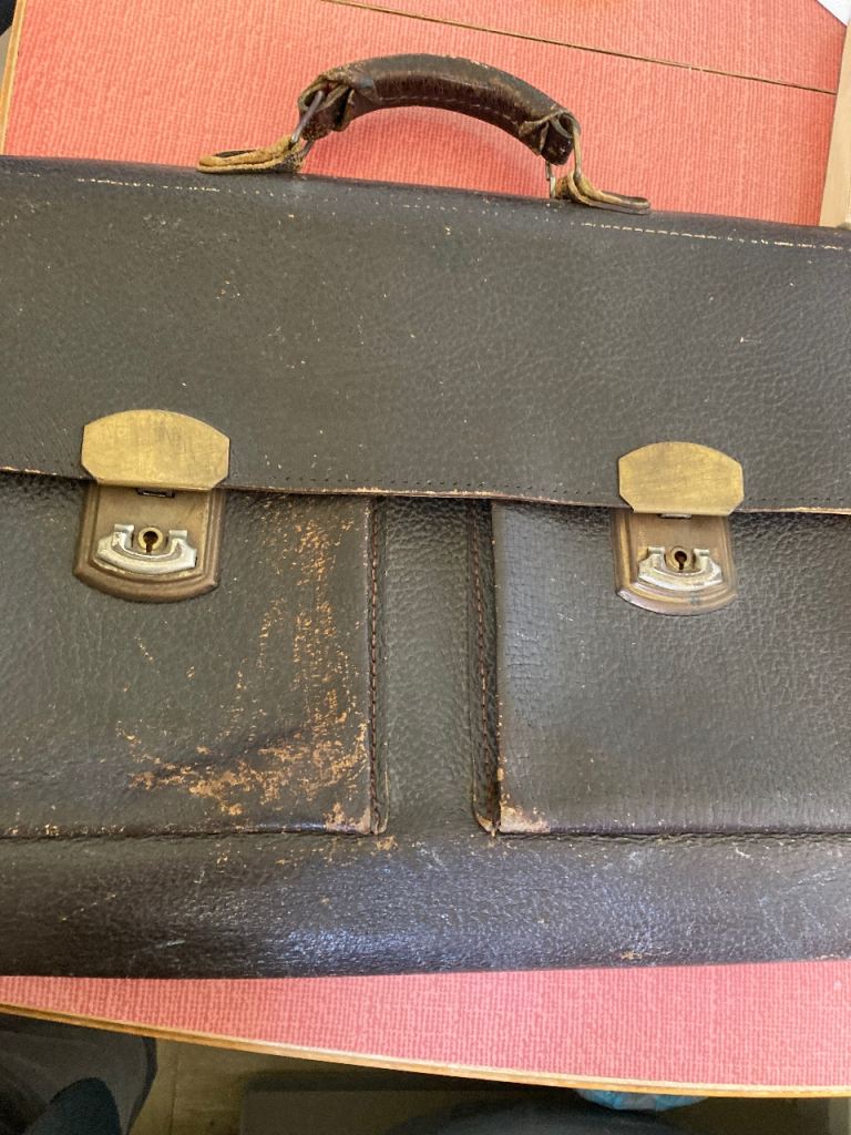 Vintage leather briefcase 