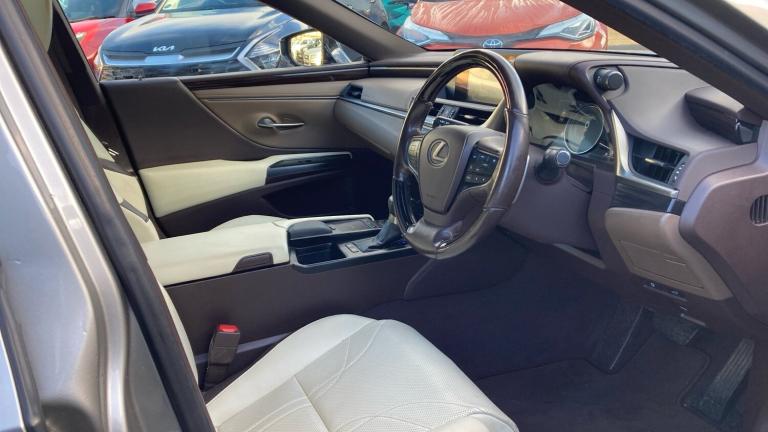 2020 Lexus ES 300h 2.5 4dr CVT SALOON PETROL/ELECTRIC Automatic