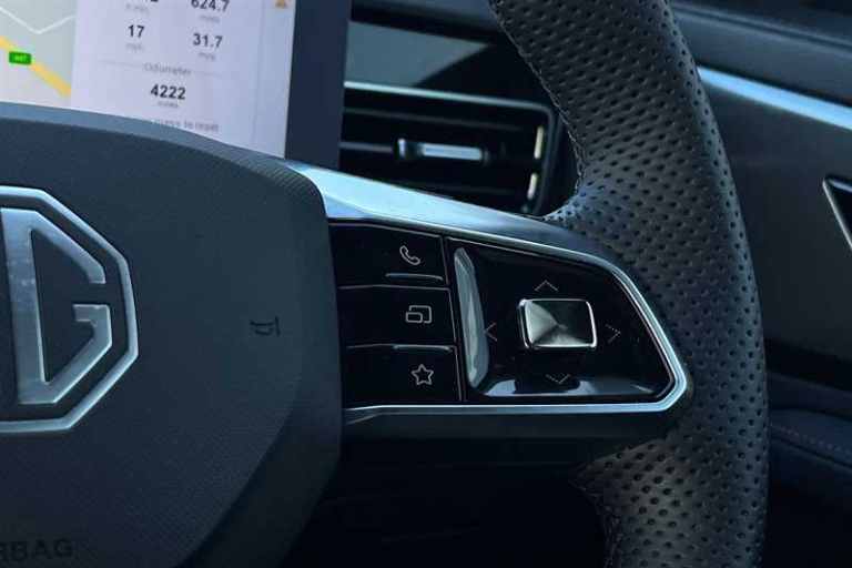 2025 MG MG HS 1.5 T-GDI Trophy SUV 5dr Petrol Manual Euro 6 (s/s) (169 ps) SUV Petrol Manual