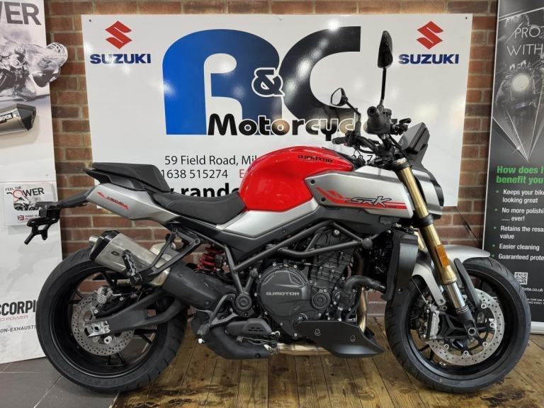 QJ MOTOR SRK900, NAKED, SPORTS BIKE