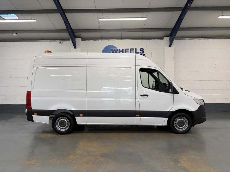 2022 Mercedes-Benz Sprinter 3.5t H2 Progressive Van PANEL VAN DIESEL Manual