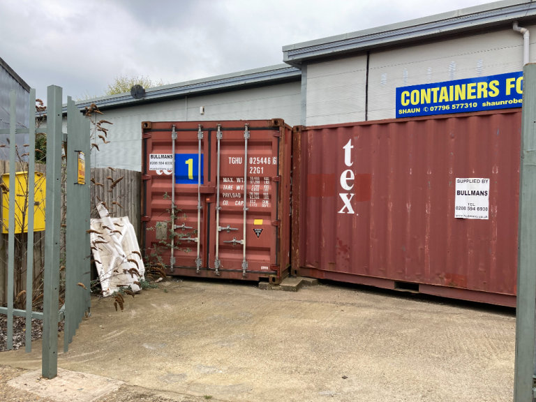 Storage yard builders yard shipping containers. For rent or sale 