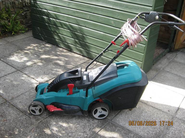 Bosch Rotak 40 Electric Lawnmower – Good Condition, Ready to Use
