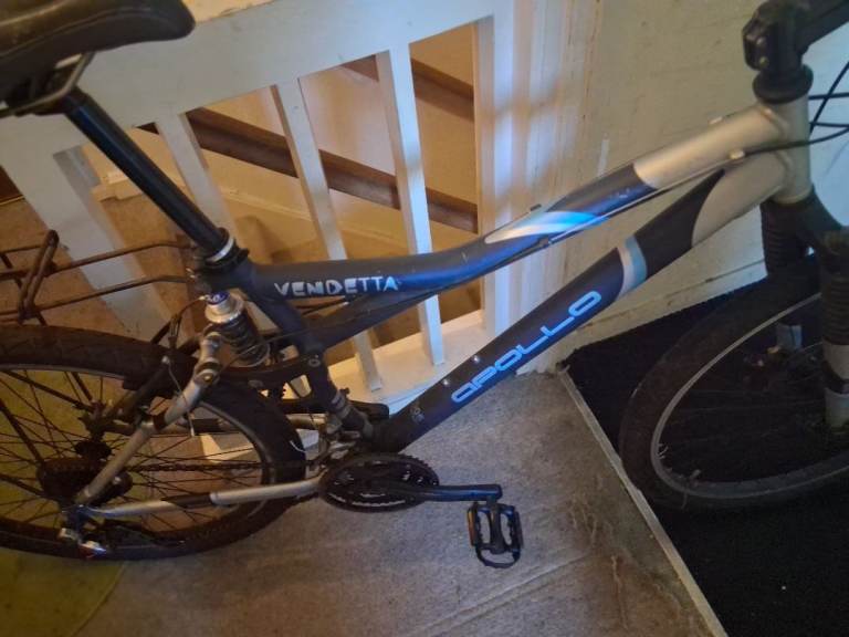 Apollo vedatta bike front back susension bike all ready to cycle away pick up only 