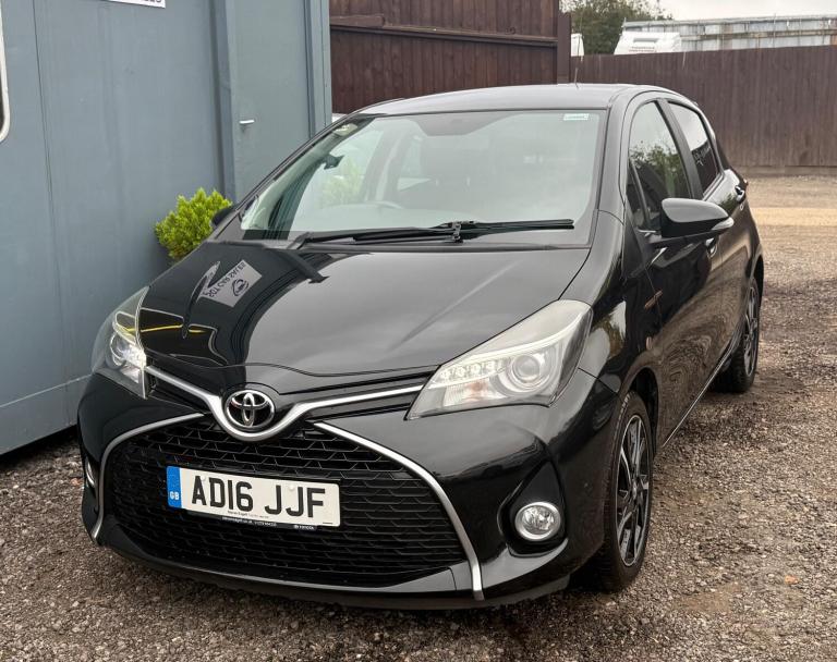 2016 Toyota Yaris 1.33 Dual VVT-i Design Euro 6 5dr HATCHBACK Petrol Manual