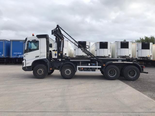 23 Volvo FMX 420 8X4 BOUGHTON HOOKLOADER ONL 101,699 KM , IMMACULATE 