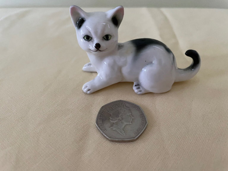 Vintage Black And White Cat Figure/Figurine