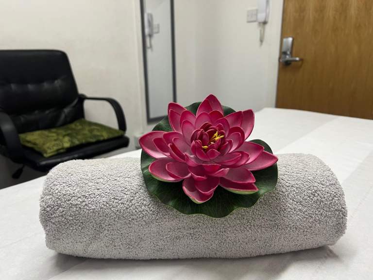  Suai Massage in Twickenham