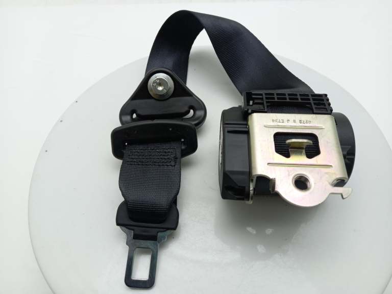 Dacia Sandero Stepway Seat Belt Mk2 Rear Centre 2013-2021
