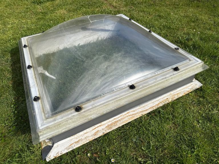 Skylight sky light Roof vent by Seratus.  - not Velux  -  2022