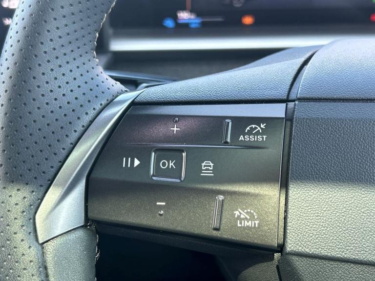  Vauxhall Grandland Electric 73kwh Ultimate Suv 5dr Electric Auto 213 Ps