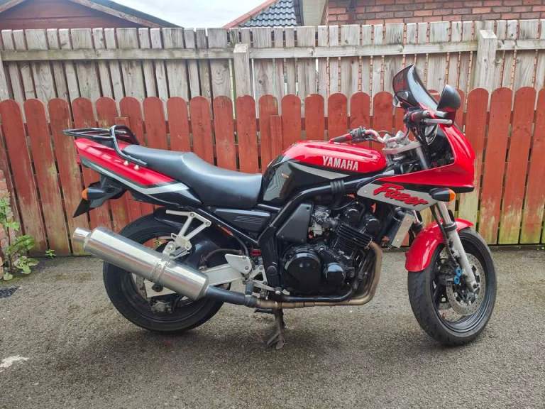 2001 - Yamaha FZ6 (Fazer 600) Sport Production (Rare Color)