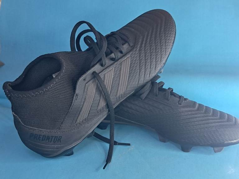 Adidas Predator Soccer Black Football Shoes Size UK 10.. very good condition. 