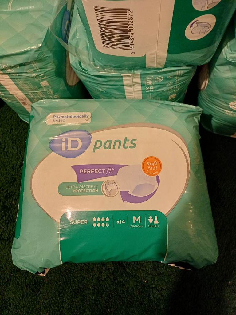 Unisex ID brand pads . Medium 