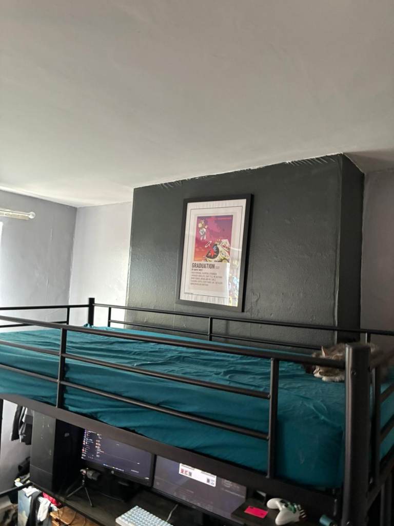 Bed with desk 