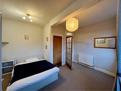 Large double bedroom near city centre