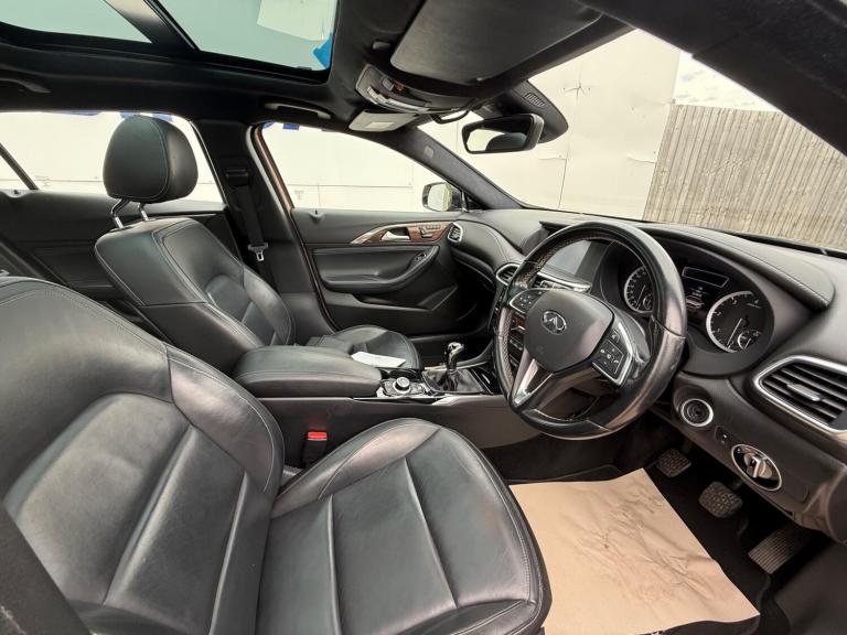 2016 Infiniti Q30 1.5d Premium Tech Euro 6 (s/s) 5dr HATCHBACK Diesel Manual