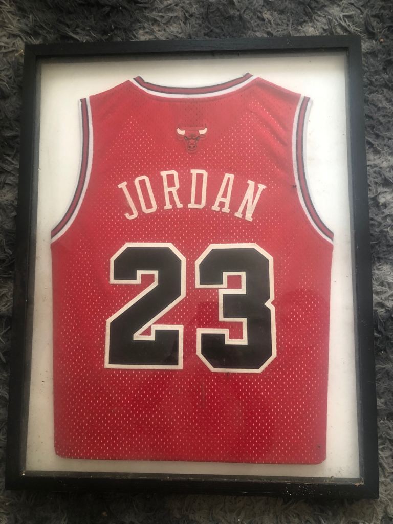 Chicago Bulls Jordan framed shirt 