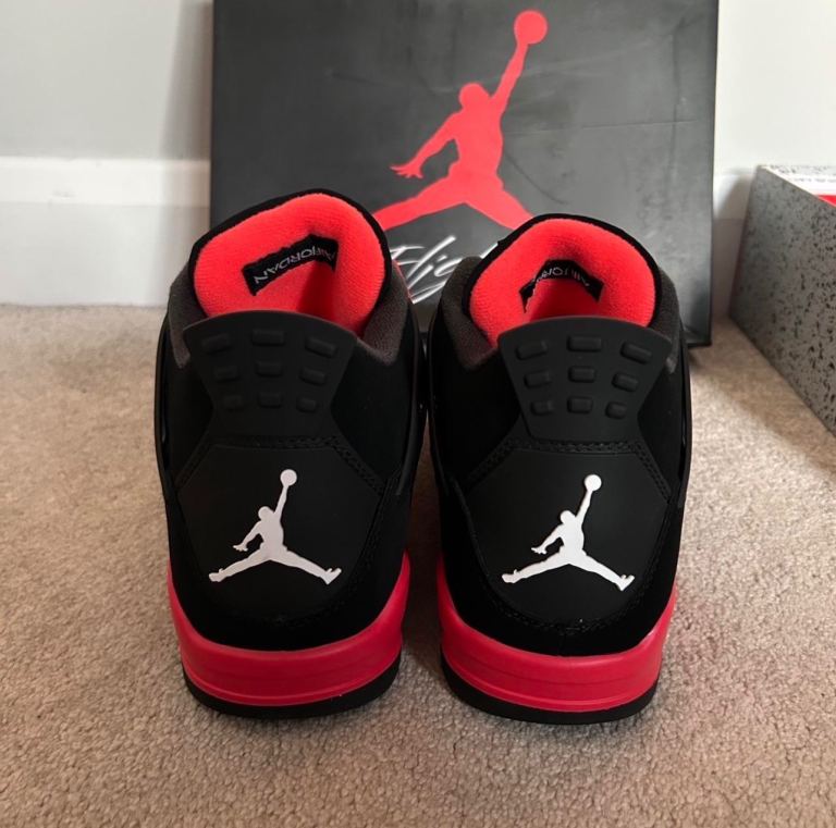 Jordan 4s red thunder size 8.5