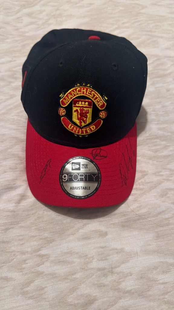 Manchester United New Era 9FORTY Cap - Signed, As Good As New