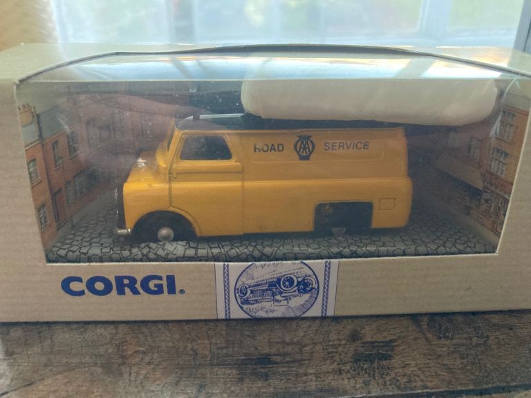 Corgi 99805 Bedford CA van AA LIVERY 