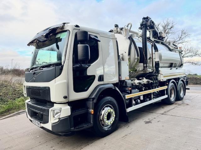 2020 70 Volvo FE 320 E6 6x4 rest cab Kilo Whale high volume jet/vacuum tanker