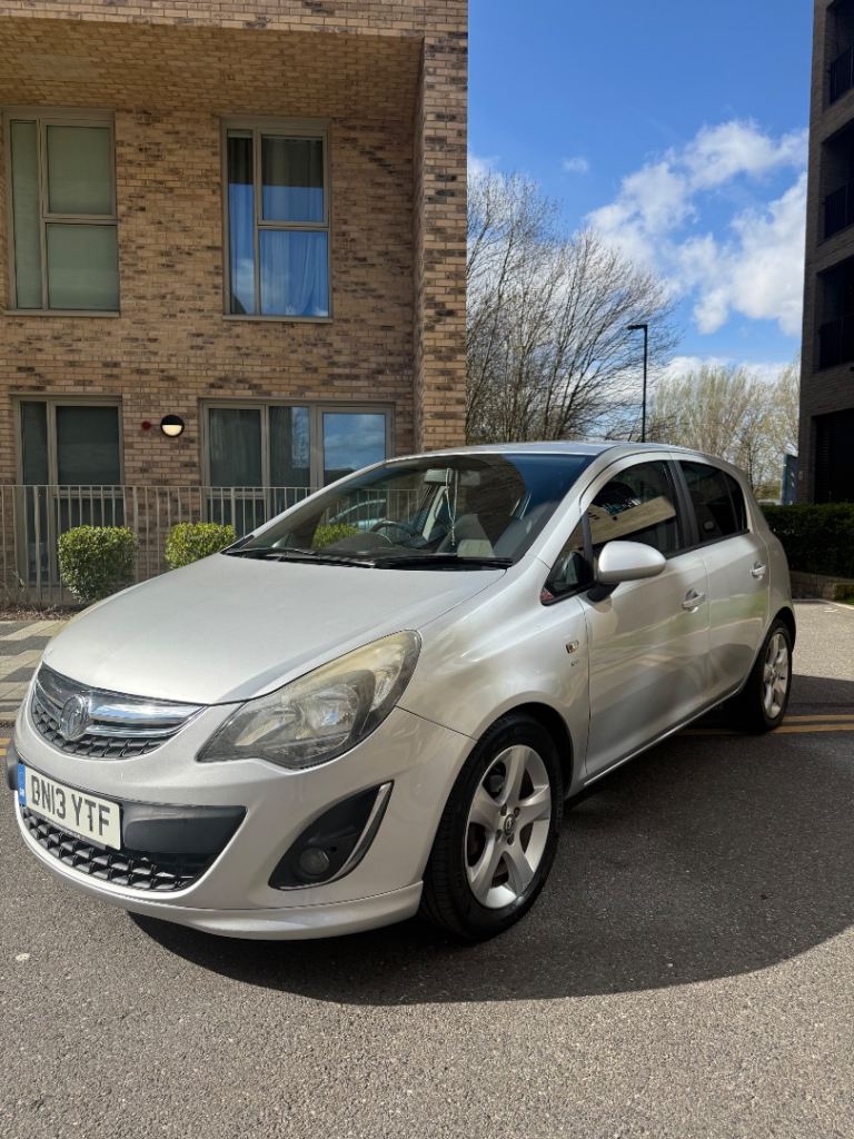 Vauxhall Corsa 1.4 Silver in Great Condition for Sale!!