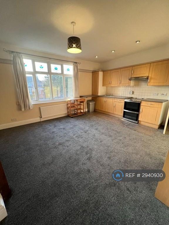 2 bedroom flat in Peverell Park Road, Plymouth, PL3 (2 bed) (#2940930)