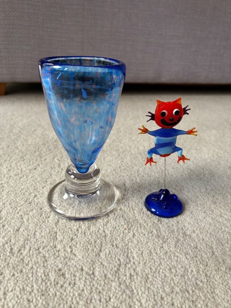Very small glass decorative vase/goblet and small cat ornament. £8 for both. Collect Fulham