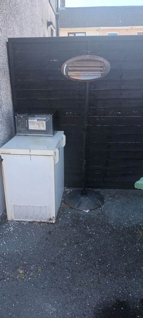Scrap Metal. Chest freezer. Microwave. Lamp thingy 