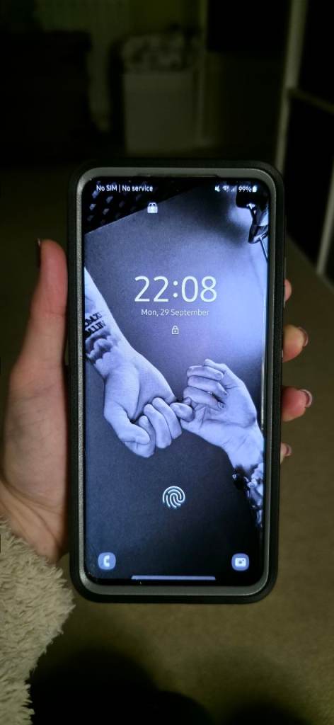 Samsung Galaxy S20 Ultra Mobile Phone - Good Condition