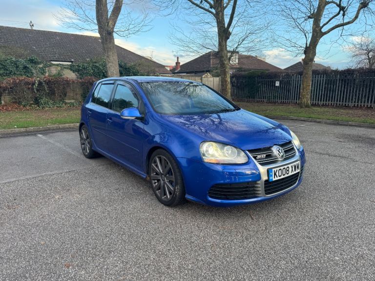 Volkswagen Golf R32