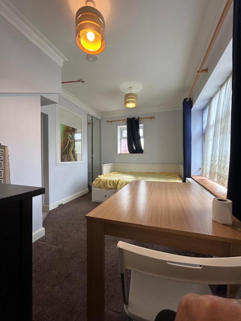 One bedroom apartment, all bills included option available