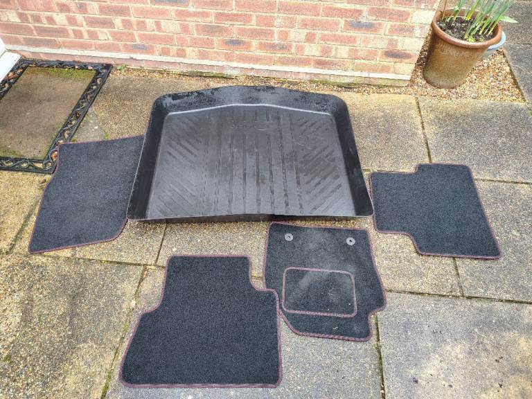 Ford Cmax Mark 2 (2010-2019) Boot Liner Tray and Floor Mats