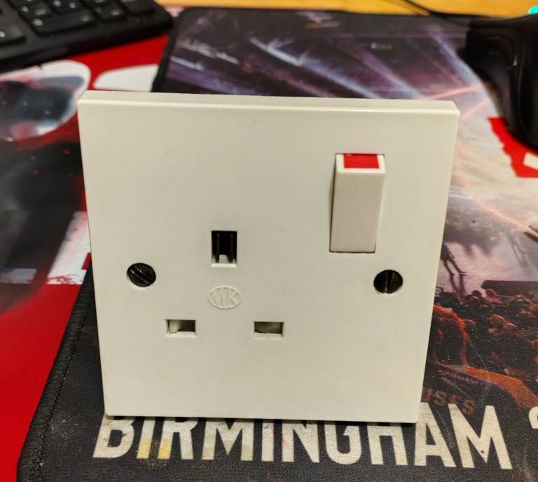 MK 13A Single Switched Socket with Galvanised Steel Back Box