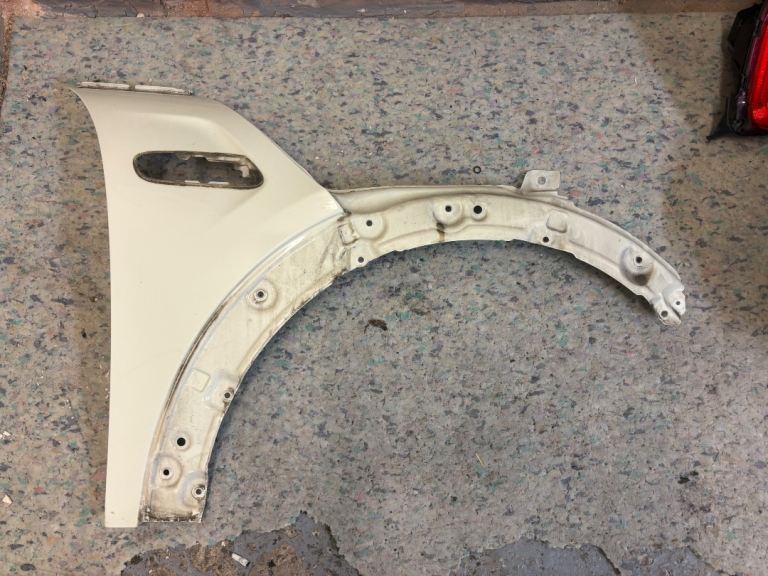 Driver side wing f55 f56 f57 pepper white 850