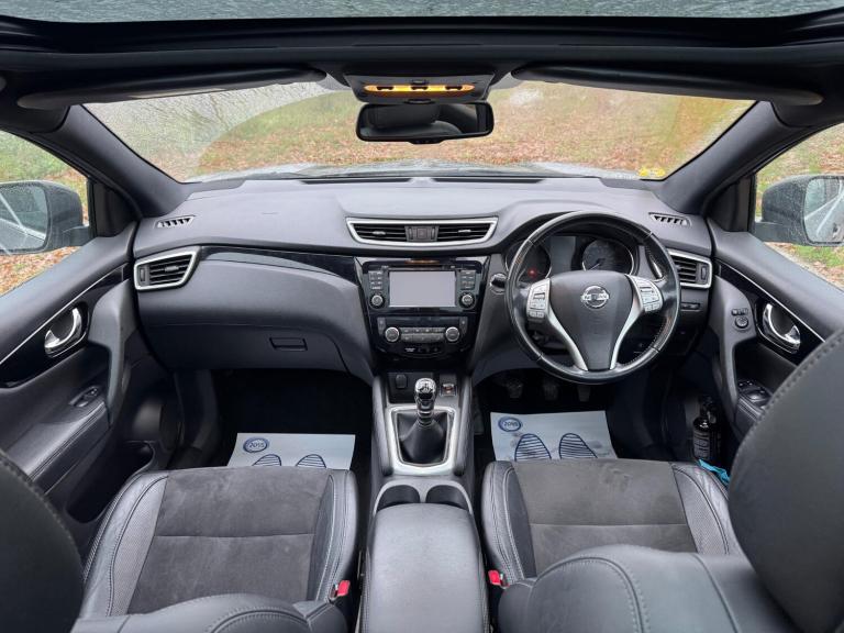 2017 Nissan Qashqai 1.5 dCi N-Vision 5dr HATCHBACK Diesel Manual