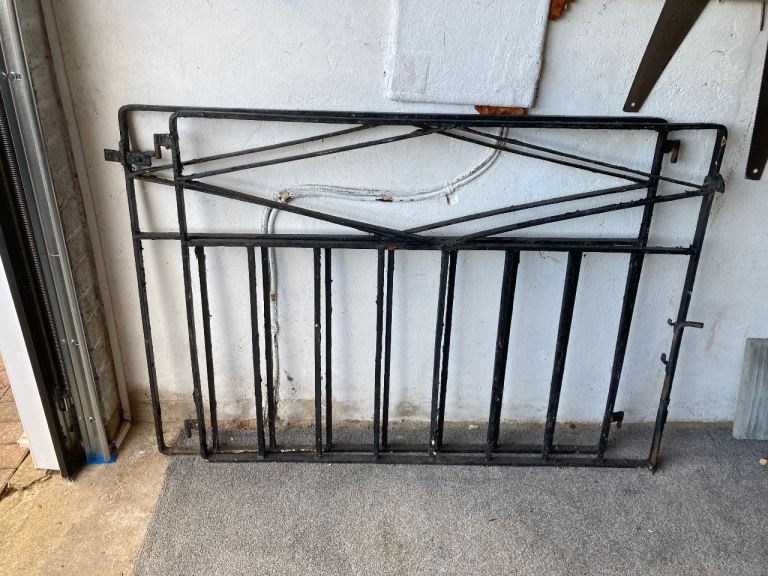 Double driveway gates