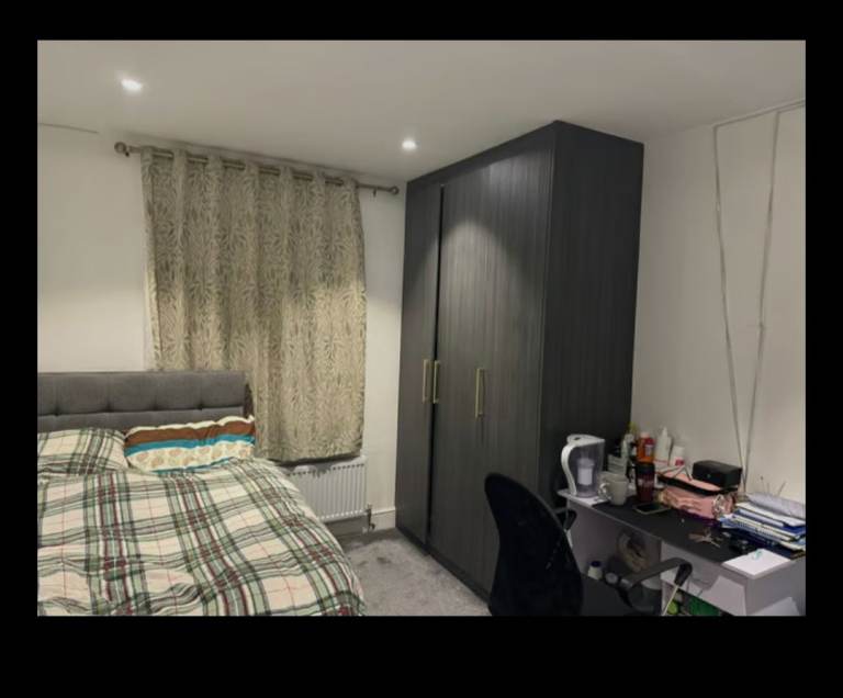 Double rooms available in a 3 bedrooms house